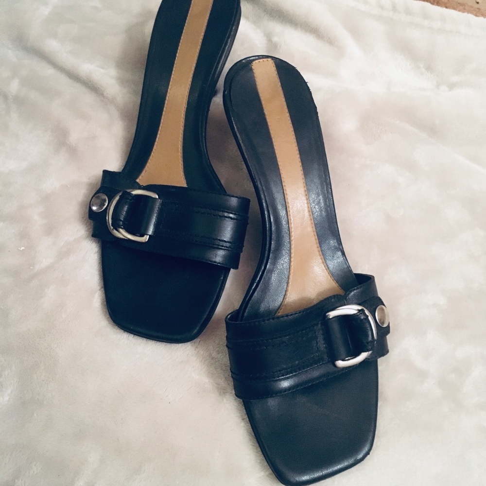 Nine West Peanut Butter, Black Slides. - image 1